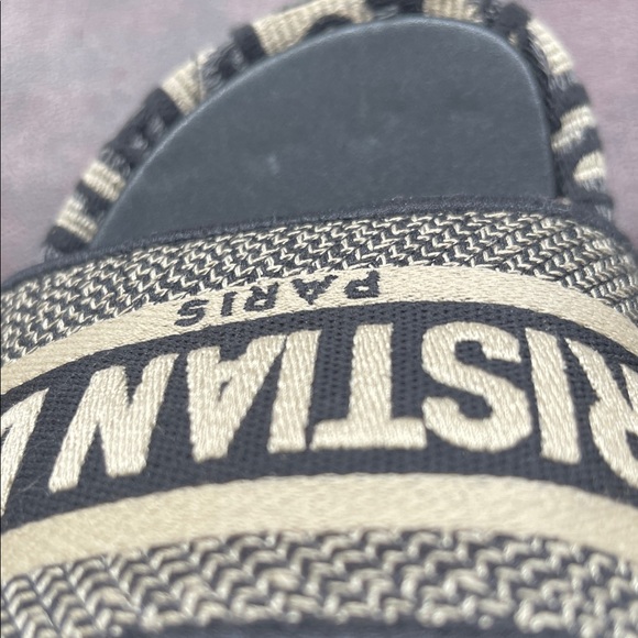 Dior Black and Tan Logo Slides - Picture 6 of 16